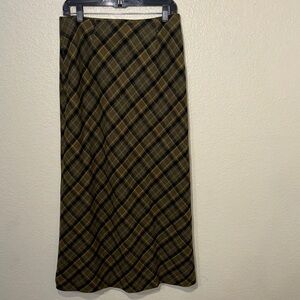 David N Mid-Length Green and Black Plaid A-Line Skirt Size-10